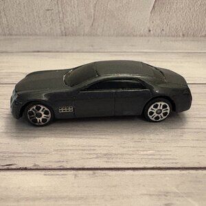 Maisto 2003 Silver Cadillac Sixteen Concept Car Diecast (SKU: 229TO)